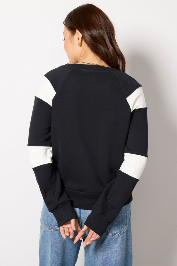 Everve Gabby Colorblock Pullover Black/White