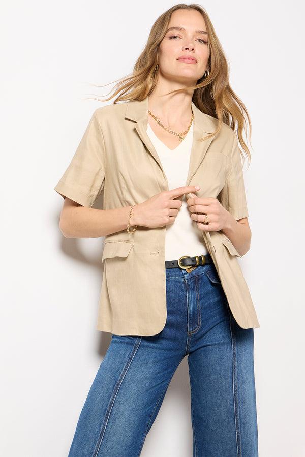 Everve Grayson Short Sleeve Blazer Tan