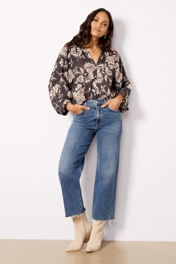 everve Harper Crop Jean Motion