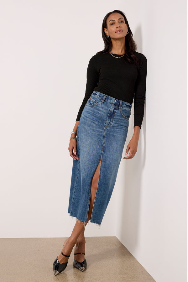 Everve Isabella Shimmer Tee Black