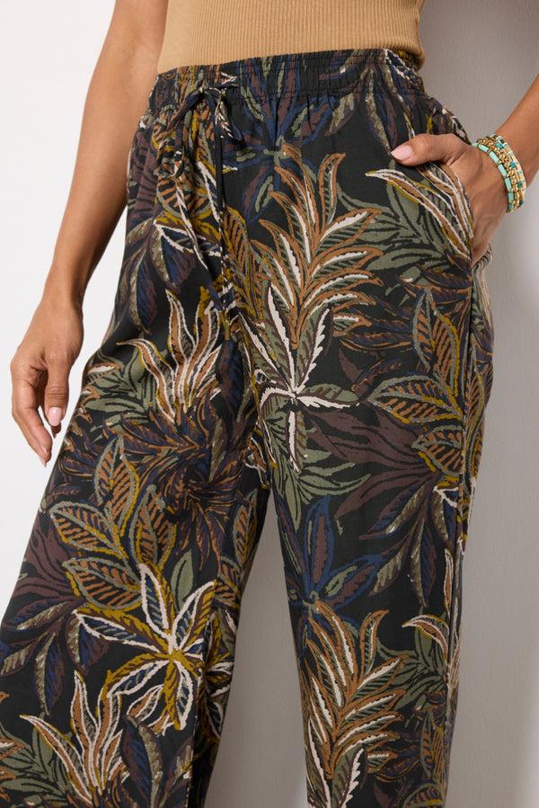 Everve Isla Palm Printed Pants Multi