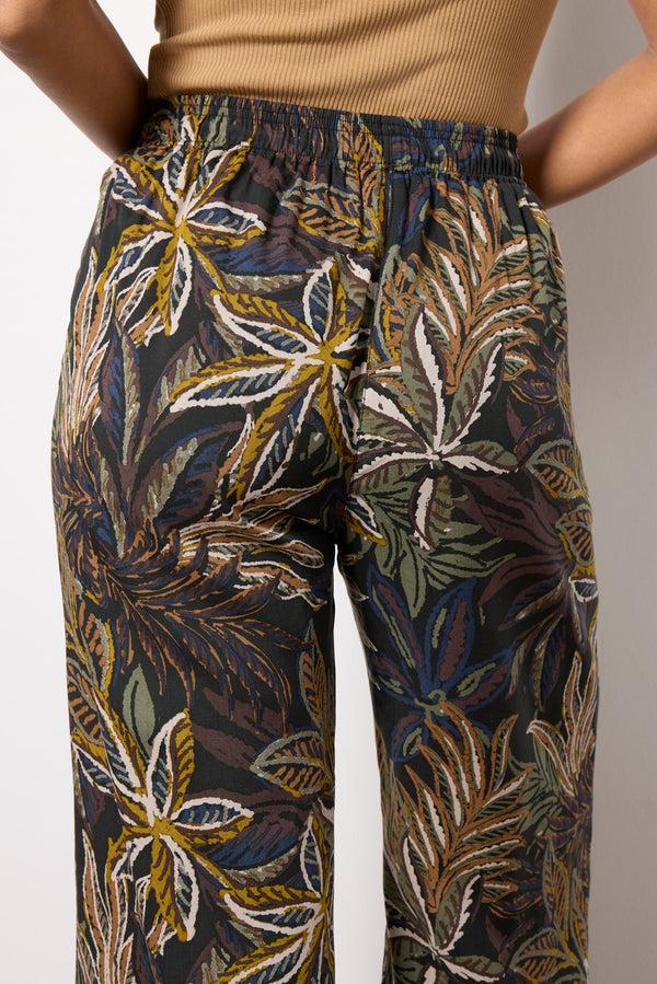 Everve Isla Palm Printed Pants Multi
