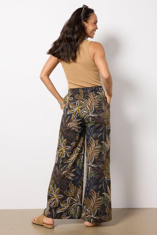 Everve Isla Palm Printed Pants Multi
