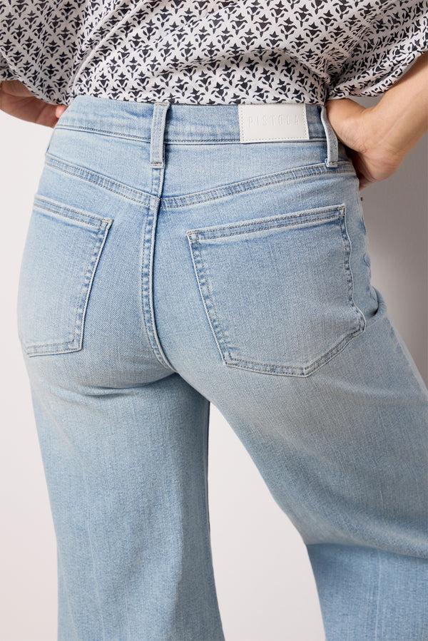 Everve Izzy Crop Strive