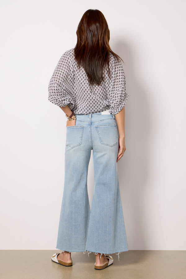 Everve Izzy Crop Strive