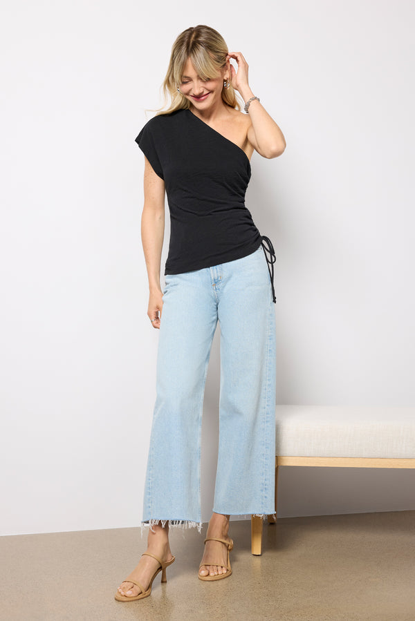 Everve Jaylen Asymmetrical Tee Black