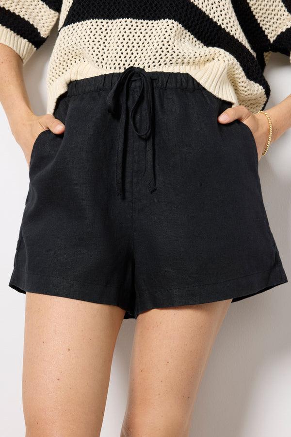Everve Jenner Linen Short Black