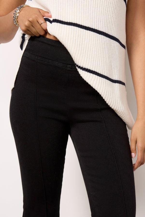 Everve Jetset Crop Mini Boot Pintuck Sheennoir