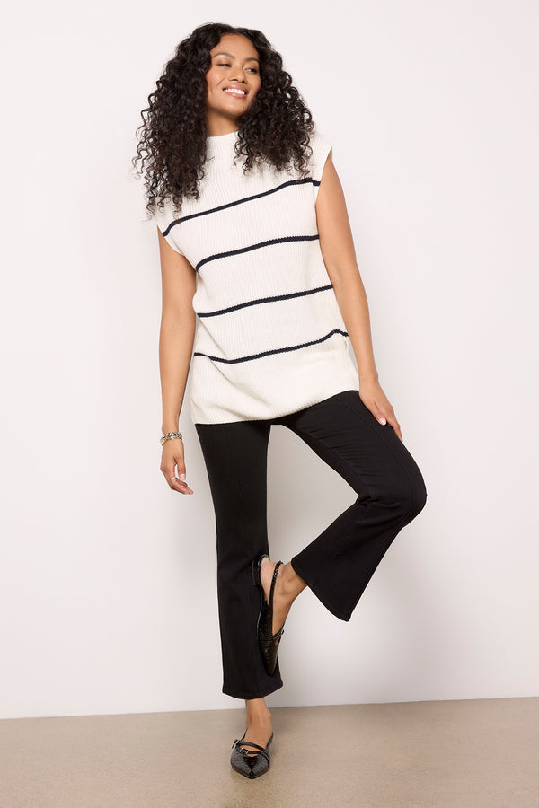 everve Jetset Crop Mini Boot Pintuck Sheennoir