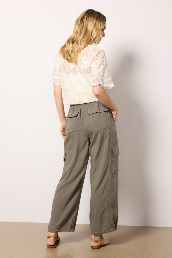Everve Kaia Cargo Pant Olive