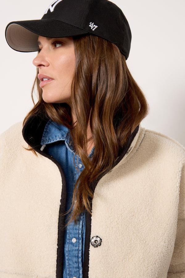 Everve Kelly Sherpa Jacket Black/Ecru