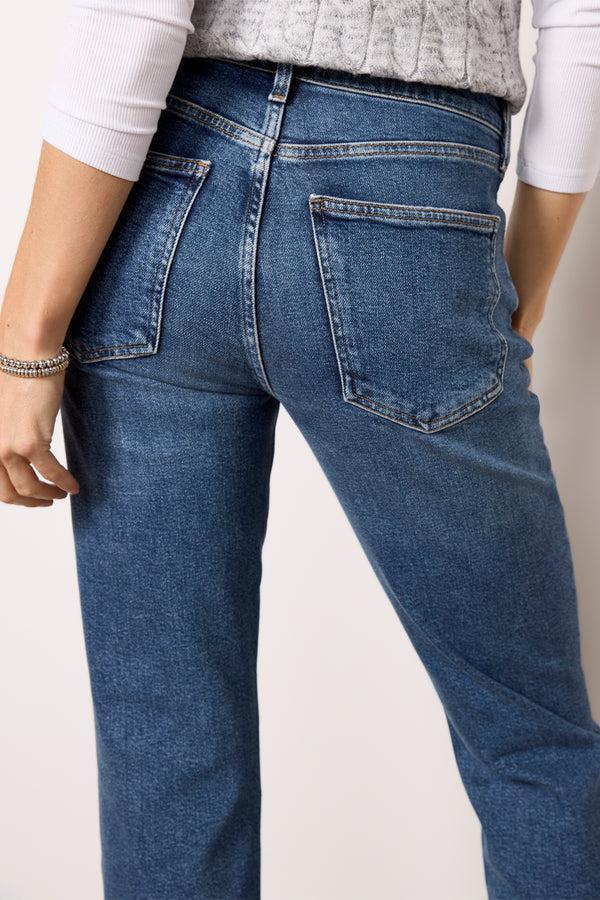 Everve Kye Mid Rise Straight Crop Control