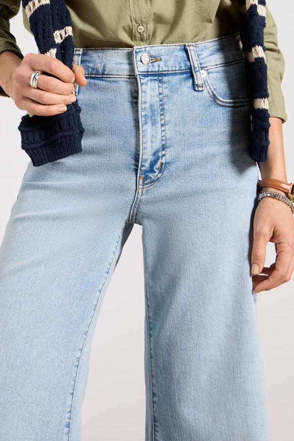 Everve Le Palazzo Crop Tributeraw