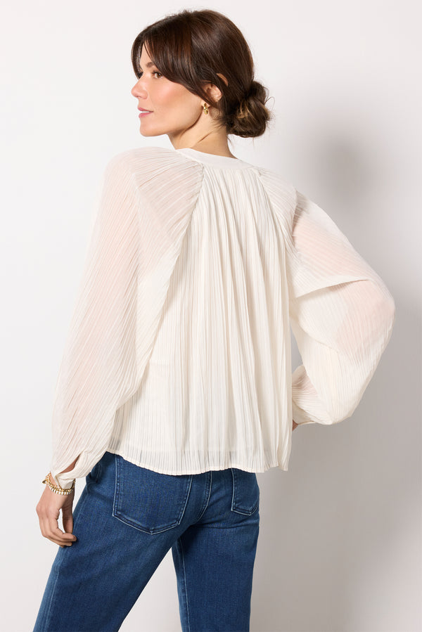Everve Long Sleeve Pleated Blouse Saltbreeze