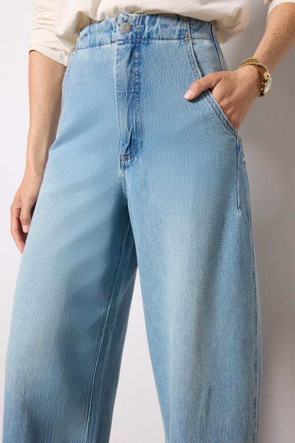 Everve Lottie Featherweight Jean Qualifier