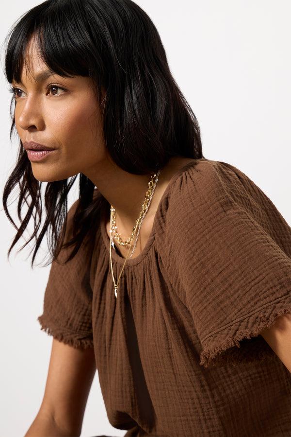 Everve Macie Gauze Top Cocoabean