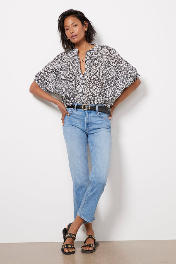 Everve Mandarin Collar Top Daisycheck