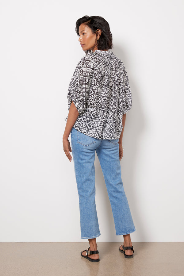 Everve Mandarin Collar Top Daisycheck