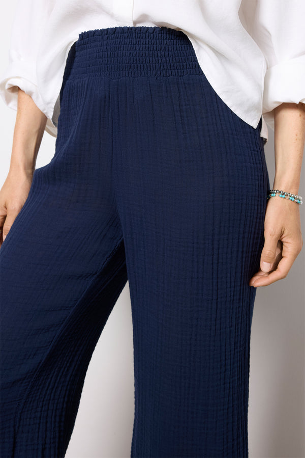 Everve Medina Smocked Waist Cropped Pant Nocturnal