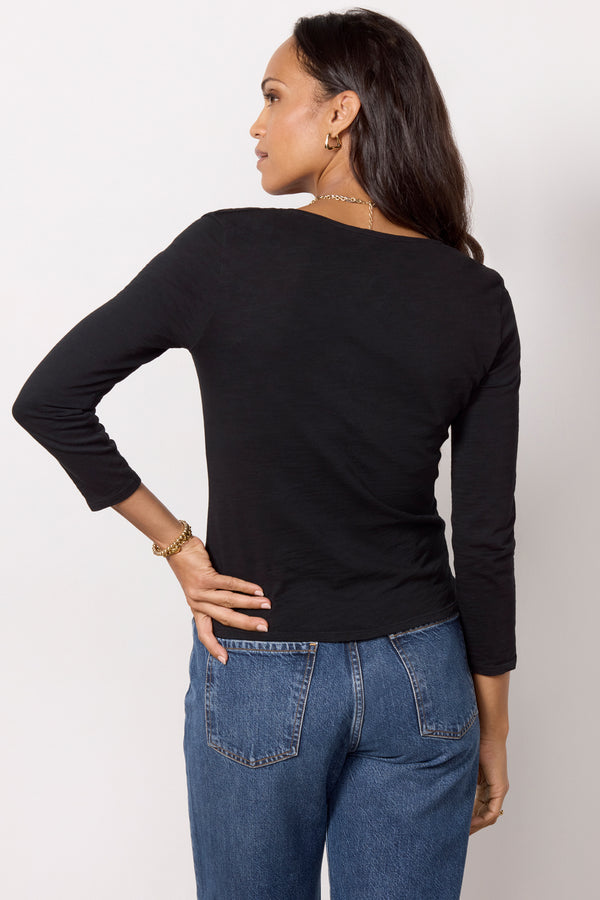 Everve Mikaela Top Jetblack