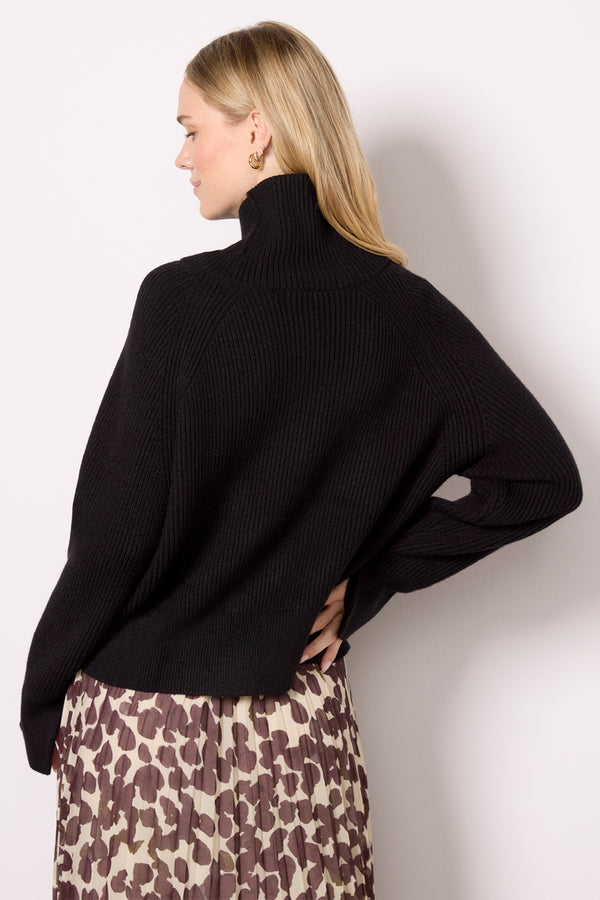 Everve Mila Turtleneck Black