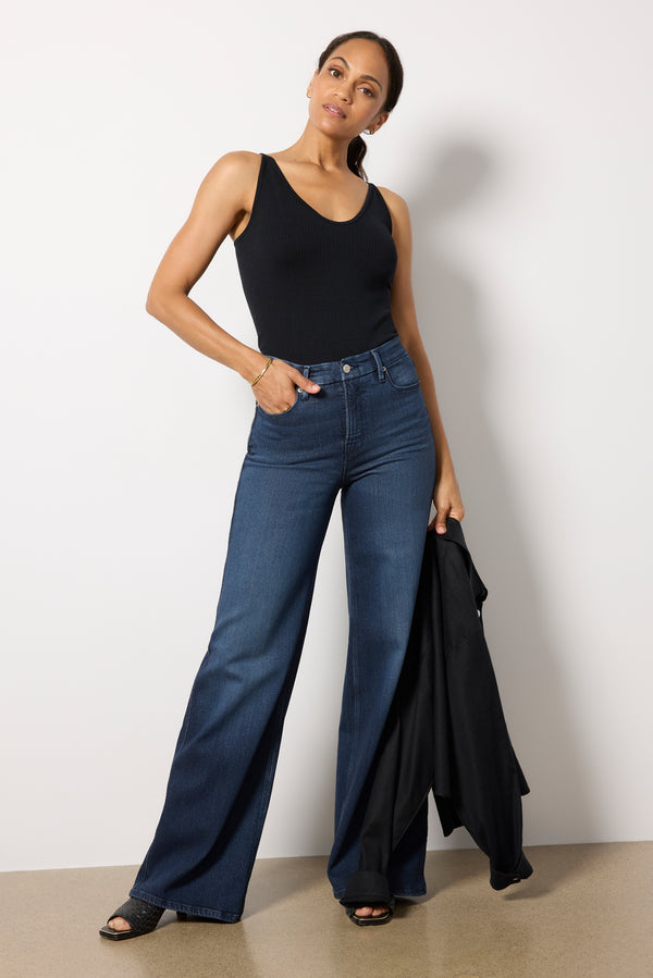 Everve Nina Seamless V-Neck Tank Black