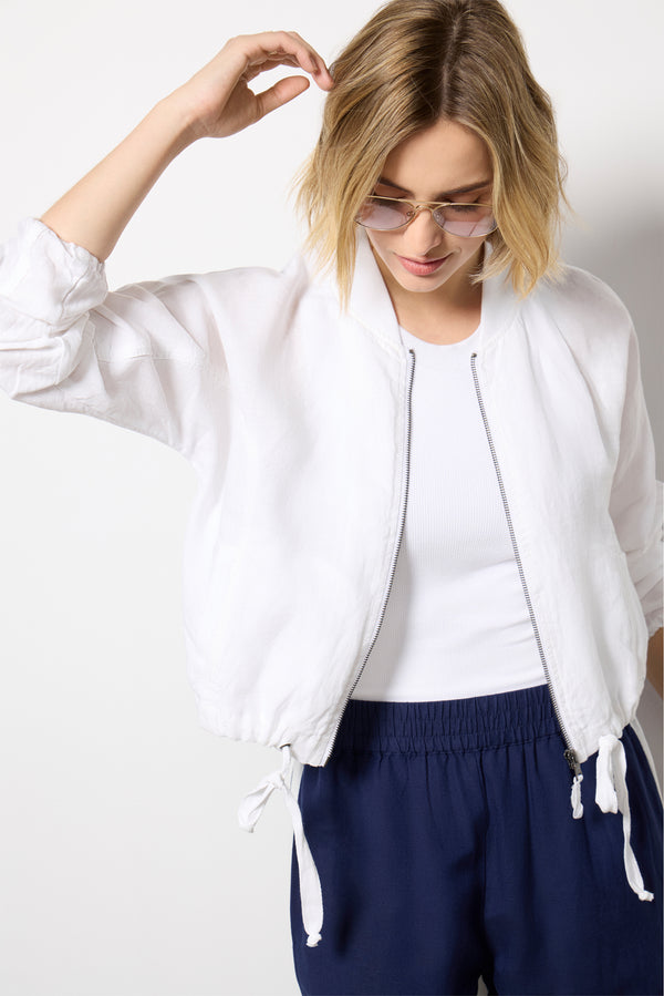 Everve Noa Relaxed Linen Bomber White