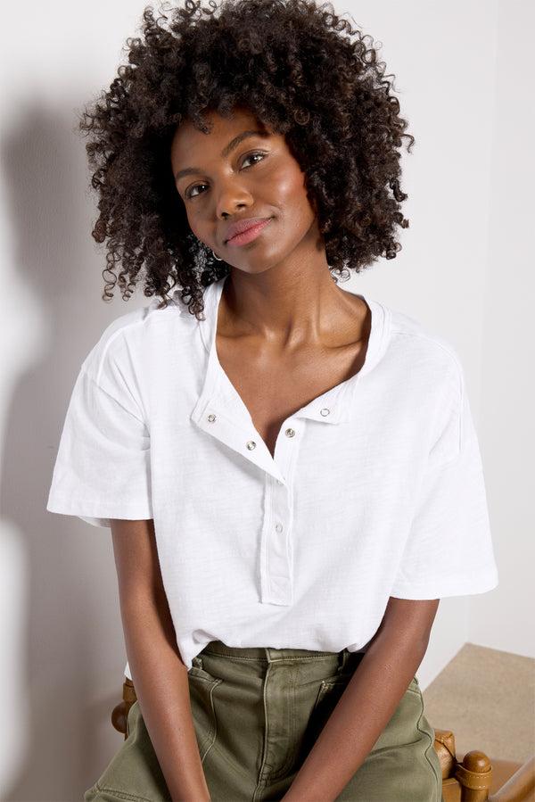 Everve Oaklynn Washed Henley White