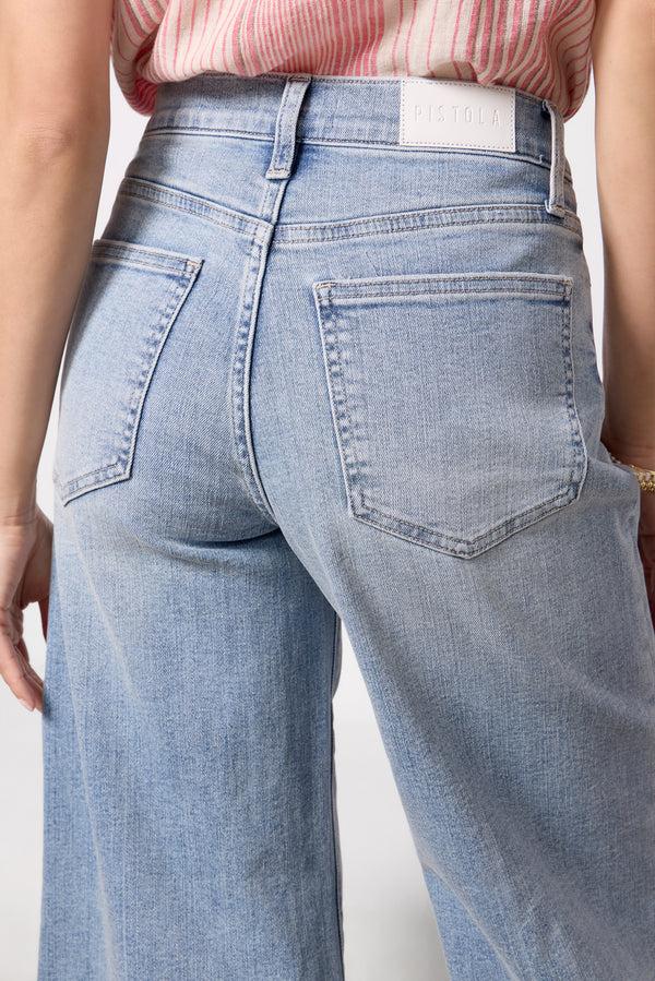 Everve Petite Izzy Crop Strive