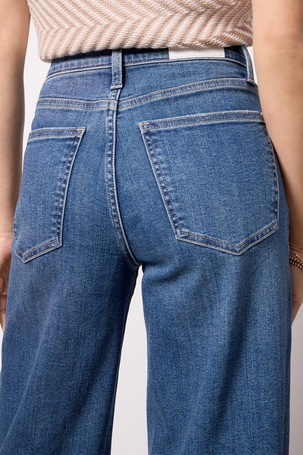 Everve Petite Izzy Study