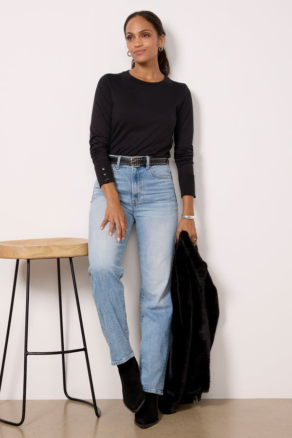 Everve Peyton Snap Cuff Tee Black