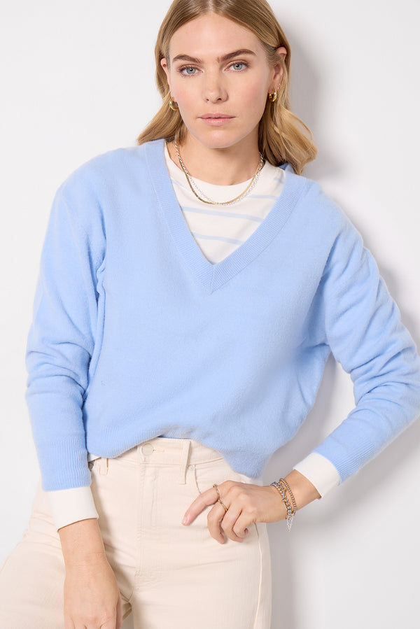 everve Raxow V-Neck Sweater Atmosphere