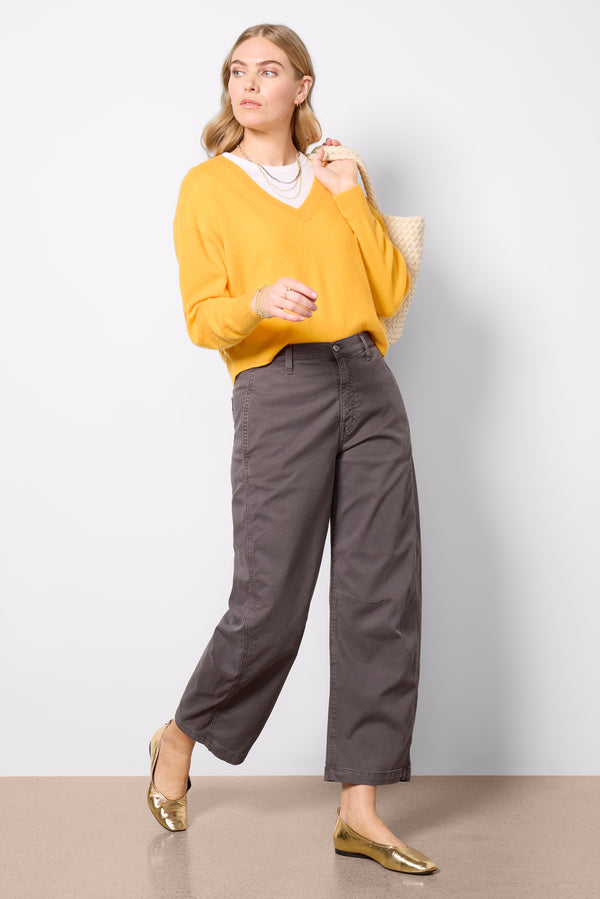 Everve Raxow V-Neck Sweater Nectarine