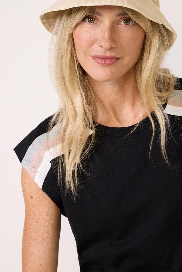 Everve Rue Stripe Shoulder Tee Black