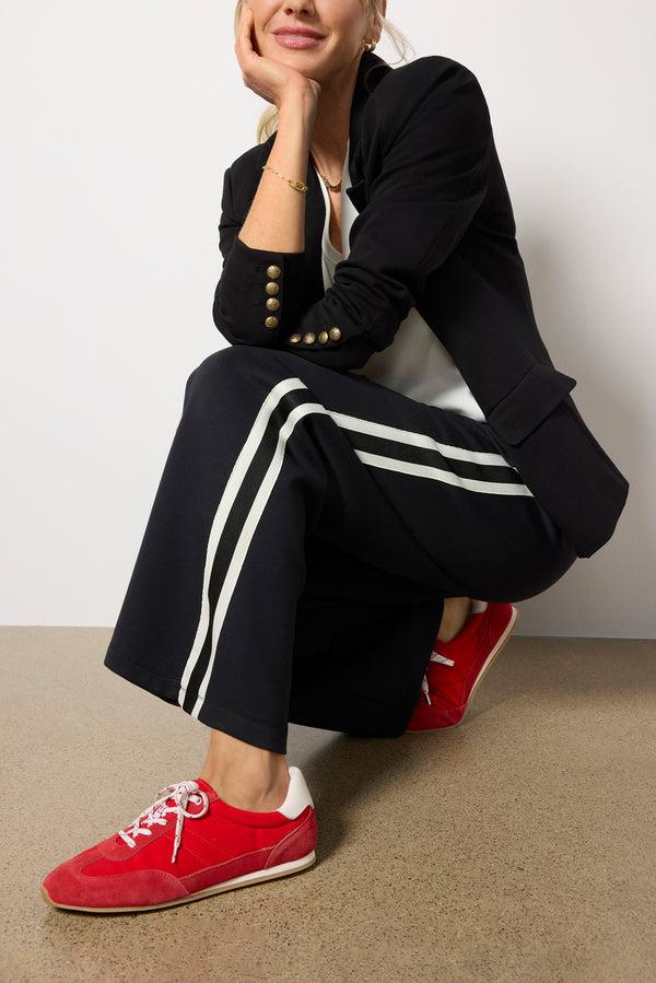 everve Runabout Jogger Sneaker Adrenaline