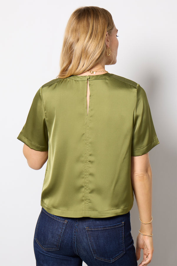 Everve Rylan Satin Top Olive