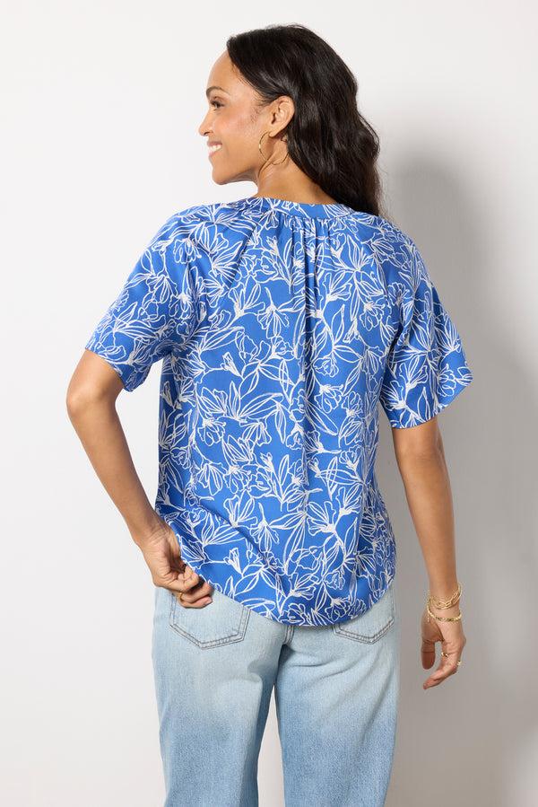 Everve Rylee Top Beaucoupbluefloral