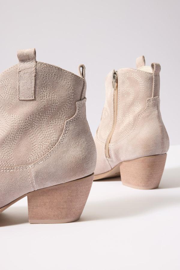 Everve Shania Western Bootie Taupe