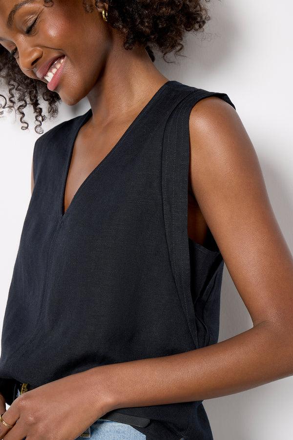 Everve Sophia Linen Muscle Black