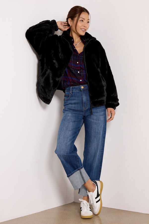 Everve Tash Faux Fur Jacket Black