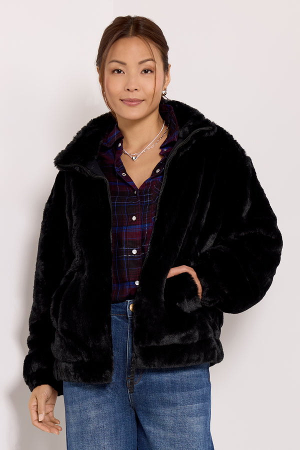 everve Tash Faux Fur Jacket Black