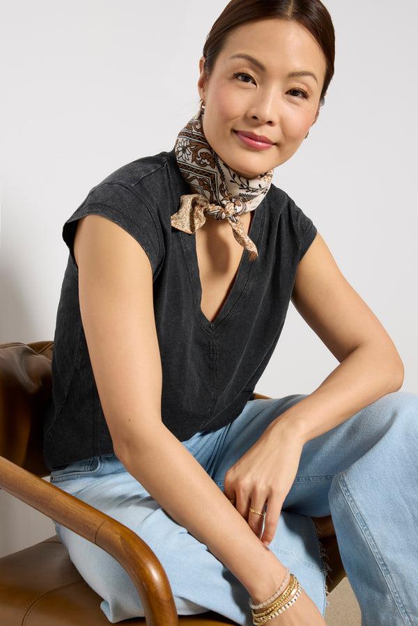 Everve Teddy Washed V Neck Tee Acidwash