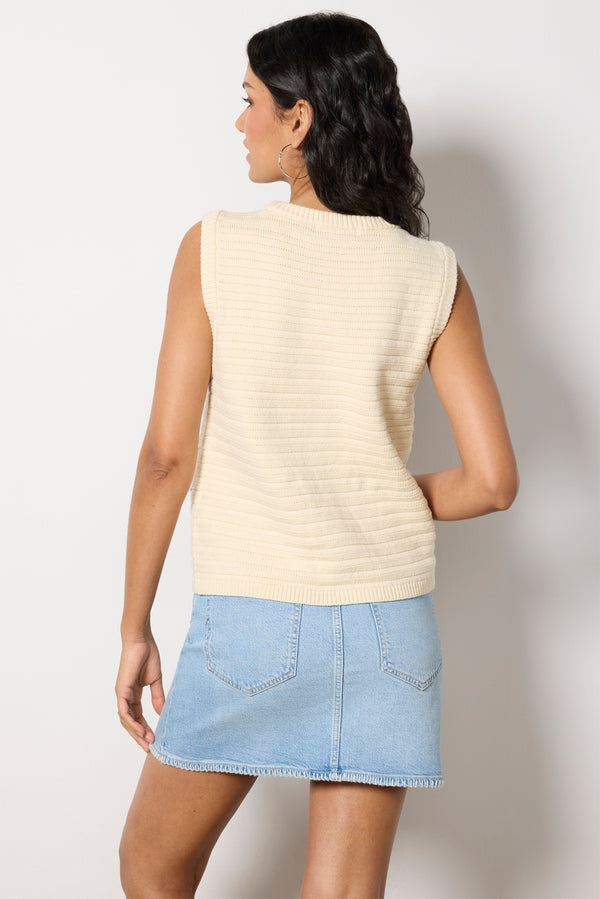Everve Textured Sweater Vest Muslin