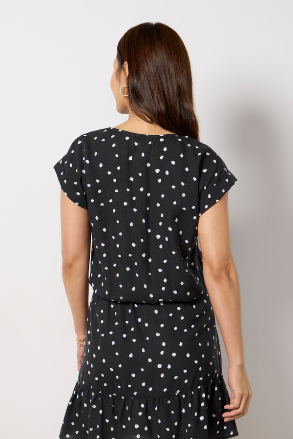 Everve Textured V Neck Top Decodotsprint