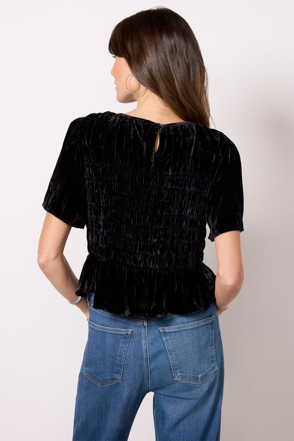 Everve Velvet Rosie Top Crinkleblack