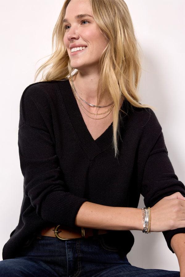 everve Wendy VNeck Pullover Black