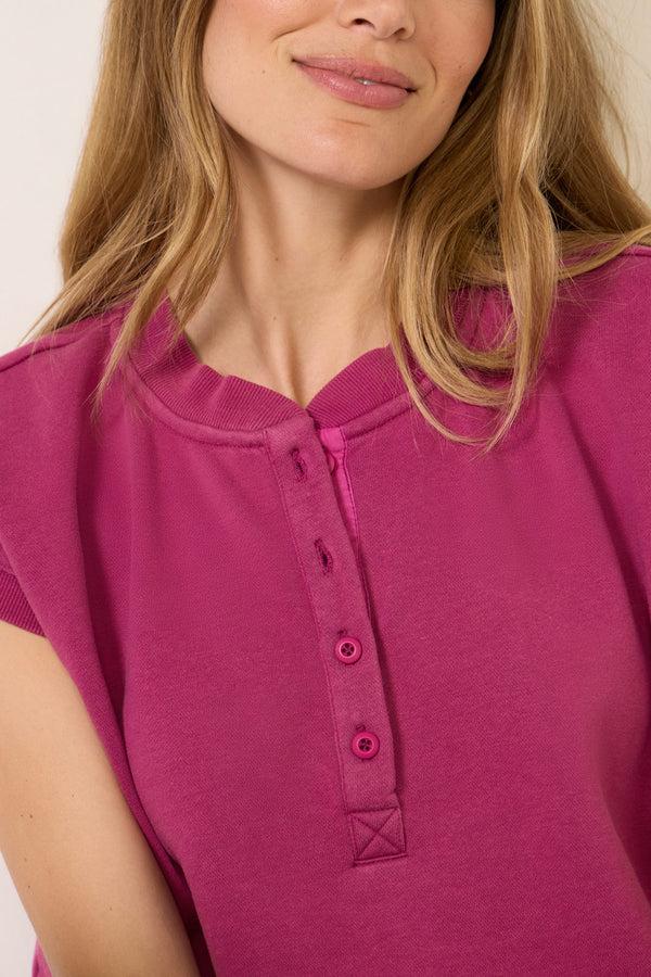 Everve Zuri Sleeveless Henley Sweatshirt Berry