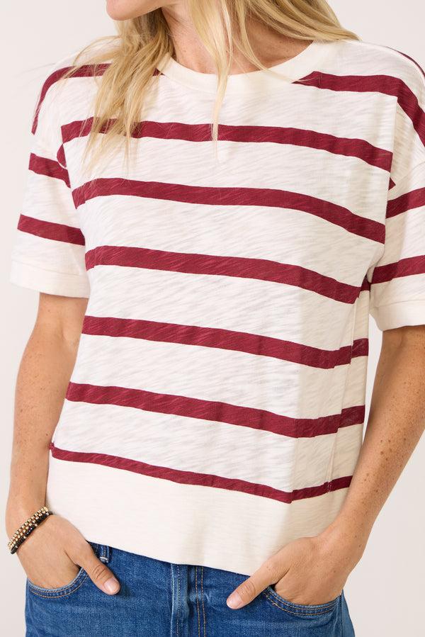 Everve Kellen Seamed Banded Tee Whiteburgandystripe