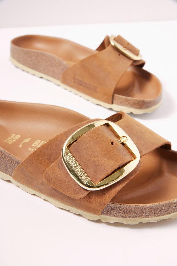 Everve Madrid Big Buckle Sandal Cognaccoiledleather