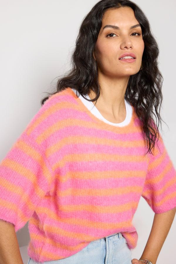 Everve Nenybay Short Sleeve Pullover Orangerayehibiscus